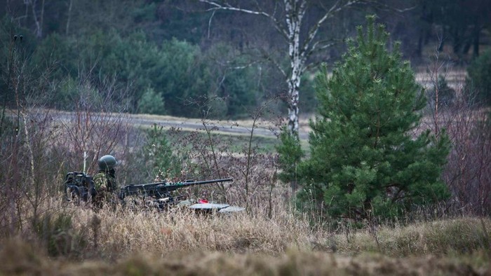 Trực thăng, bộ binh quân đội Hà Lan tham gia diễn tập tấn công đổ bộ đường không hôm 12/12/2012
